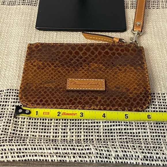 DOONEY & BOURKE / Brown Reptile Coin Wristlet Wallet - Picture 5 of 6